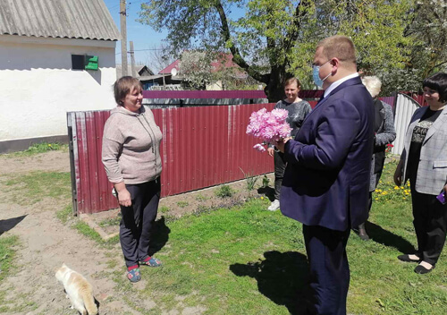На Шепетівщині привітали прийомних матерів