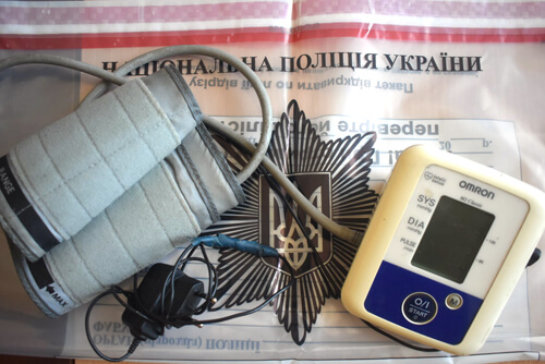 Шепетівчанин вкрав у 92-річної бабусі тонометр