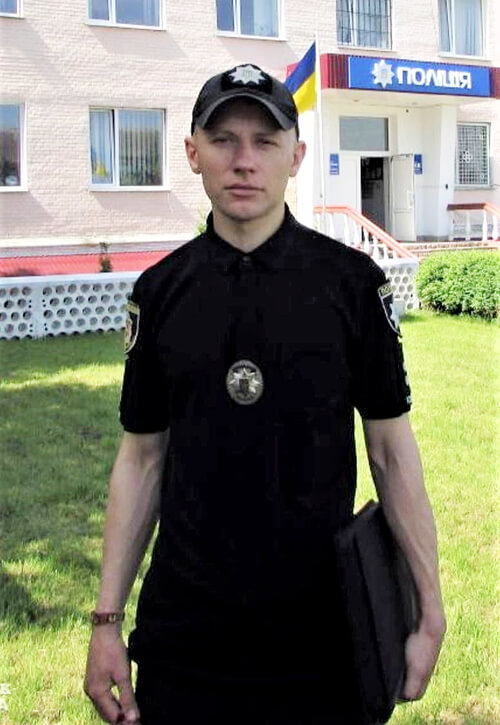 Дільничний офіцер поліції Руслан Матвієць вже 14 років допомагає громадянам Шепетівки