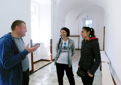Дві учасниці проєкту «Україною пішки» відвідали Ізяслав