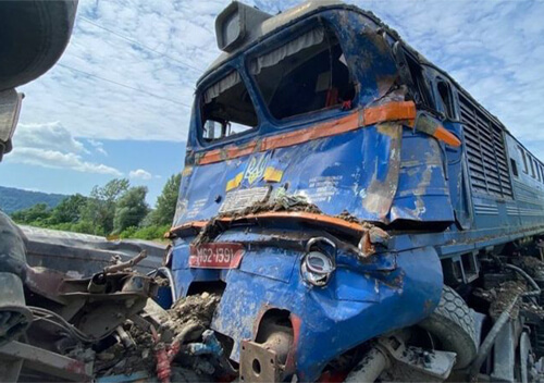 Потяг, що курсує через Шепетівку до відомого курортного міста, потрапив у аварію