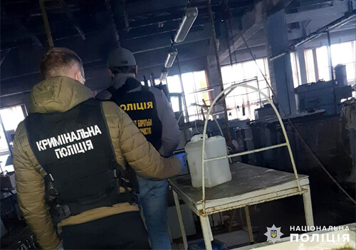 На Хмельниччині працівники держпідприємства оборонпрому збували прекурсори