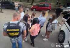 У Хмельницькому затримали парочку наркоторговців