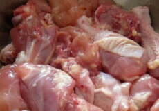 На прилавки магазинів Хмельниччини потрапило небезпечне куряче м’ясо