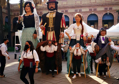 Українки в Барселоні наварили десятки літрів борщу для міжнародного фестивалю
