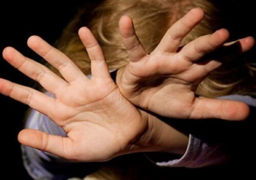 На Хмельниччині педофіл вчинив розпусні дії стосовно трьох дітей з однієї сім’ї