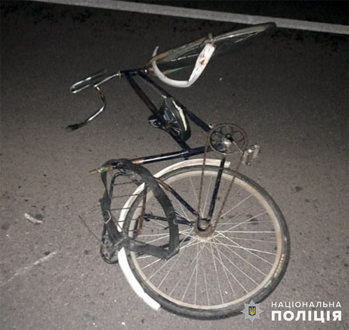 На Хмельниччині 82-річний водій на смерть збив велосипедиста