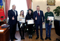 На Хмельниччині 3 дітей-сиріт отримали сертифікати на нове житло