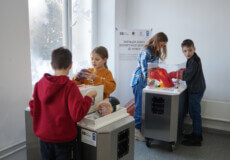 На Хмельниччині для школярів майже за 2 мільйони гривень створили мобільний музей-лабораторію