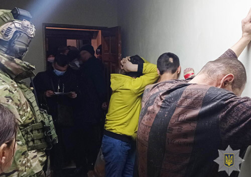 «Служба безпеки банку» телефонувала клієнтам із виправної колонії