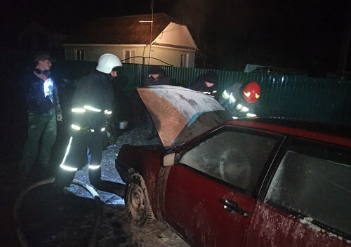 На Шепетівщині загорівся автомобіль