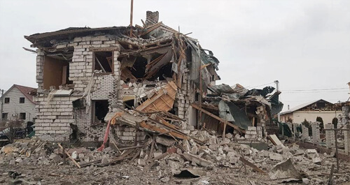 У сусідній з Хмельниччиною області обстріляли міста — зруйновано будинки, є поранені та загиблий