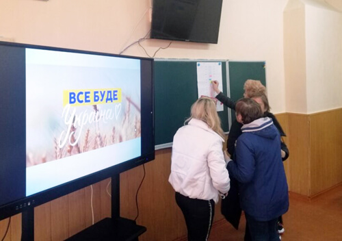 У Славуті проходить освітній тур «Смакуй українською та релаксуй» для російськомовних переселенців