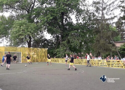 На Хмельниччині полісмени грали у футбол, аби допомогти ЗСУ