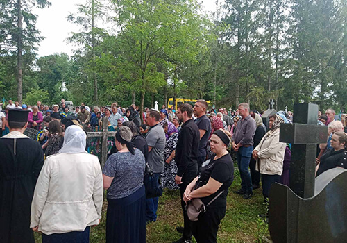 У Славутській громаді живим коридором вшанували розвідника, який поліг у боях на Донеччині