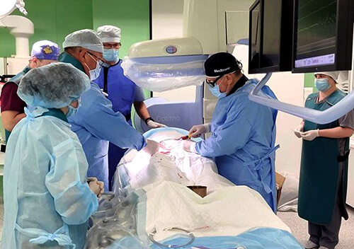 На Хмельниччині кардіохірурги успішно імплантували пацієнтові стент-систему