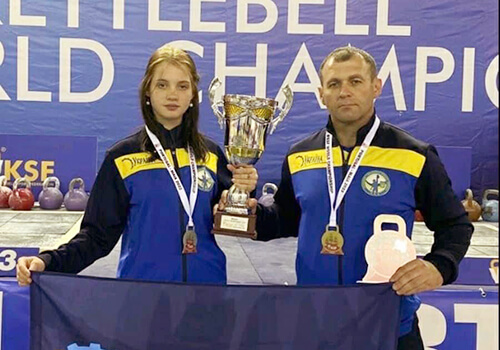 Юнка з Хмельниччини та її тренер здобули першість на чемпіонаті світу WKSF 2022