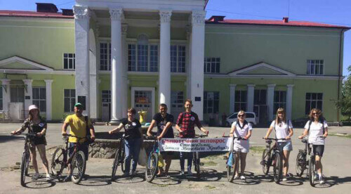 Ізяславчани організували бібліотечний велокрос «Стежками Василя Івановича Кравчука»