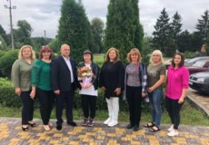 На Шепетівщині матері 10 дітей присвоїли почесне звання