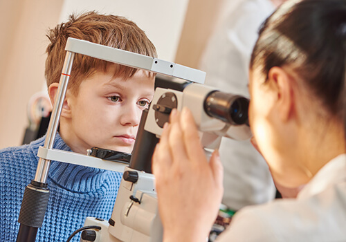 Що варто знати про апаратне лікування зору у дітей і кому це потрібно