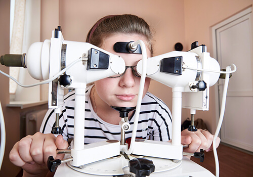 Що варто знати про апаратне лікування зору у дітей і кому це потрібно