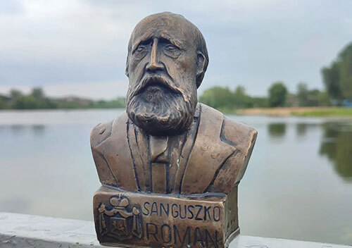 На березі річки у Славуті з’явилося погруддя відомого громадського і політичного діяча
