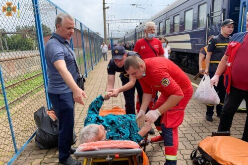 На Хмельниччину прибув евакуаційний потяг із Донеччини
