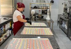 У майстерні на Шепетівщині готують 60 видів кондитерки