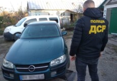 Обмінювали на «кращі» авто: на Хмельниччині злочинна група заволоділа 6 автівками
