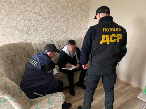 Обмінювали на «кращі» авто: на Хмельниччині злочинна група заволоділа 6 автівками
