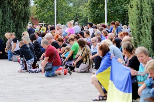 У Нетішині провели в останню путь молодшого сержанта Володимира Мартинюка