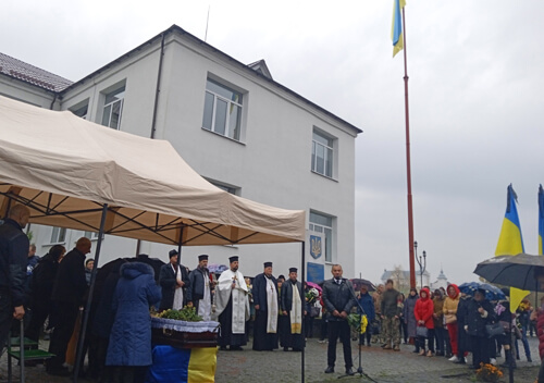 В Ізяславі на Алеї почесних поховань знайшов спочинок ще один захисник