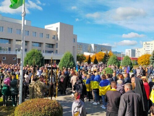 У Нетішині провели в останню путь командира стрілецького відділення Артема Белінського