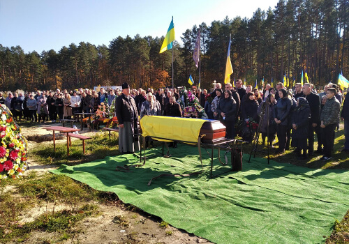 У Славуті провели в остнню путь штаб-сержанта Андрія Домашина