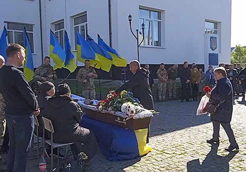 На Шепетівщині простилися із захисником України Юрієм Мосьпаком