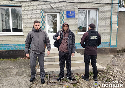 На Хмельниччині зустріли російського нелегала з «багатим» кримінальним минулим