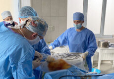 У Шепетівці вперше провели операцію методом, який застосовують провідні фахівці та клініки світу