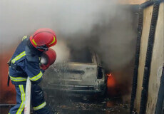У Хмельницькому в гаражі спалахнула автівка