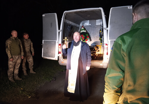 На Ізяславщині віддали останню шану новітньому Герою, який загинув на Херсонщині