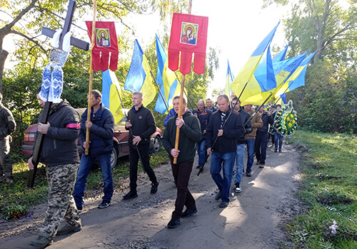 На Ізяславщині віддали останню шану новітньому Герою, який загинув на Херсонщині