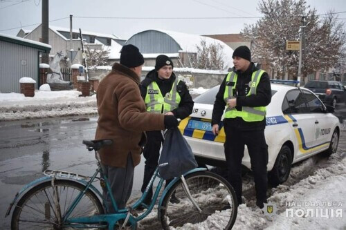 У Славуті полісмени проводять профілактичну роботу з кермувальника&shy;ми двоколісних