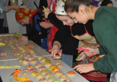 У громаді на Шепетівщині розписали святкове печиво для захисників