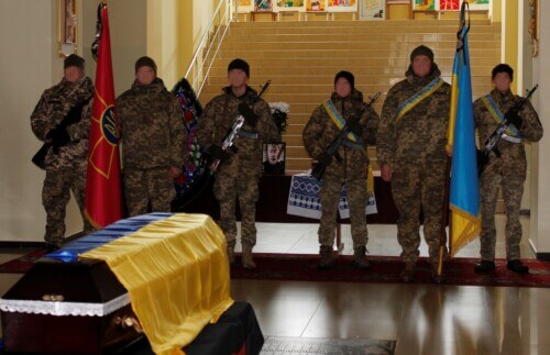 У Славуті провели в останню путь загиблого Героя Віктора Вільбовця
