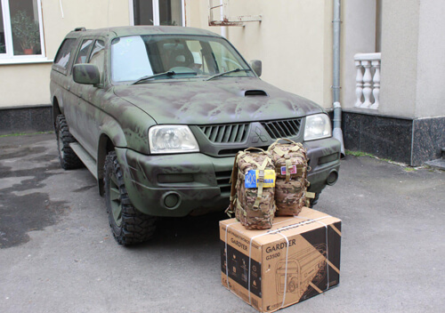 Представники кіноіндустрії передали авто для захисників із Хмельниччини