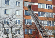 На Шепетівщині рятувальникам через вікно вдалося потрапили у квартиру бабусі