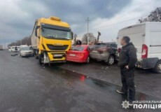 На Хмельниччині сталося невдале буксирування: постраждало 7 автівок