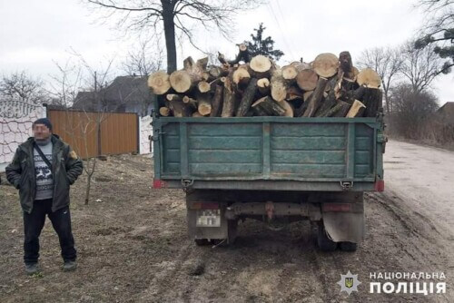 На Хмельниччині лісник вирішив незаконно погрітися