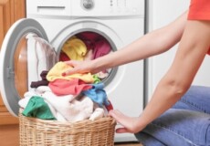 5 правил прання: позбутись плям та зберегти колір