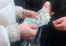 У сусідній із Хмельниччи­ною області юристка вимагала з військових хабарі у валюті