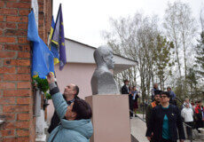 У Шепетівці встановили меморіальну дошку Герою України